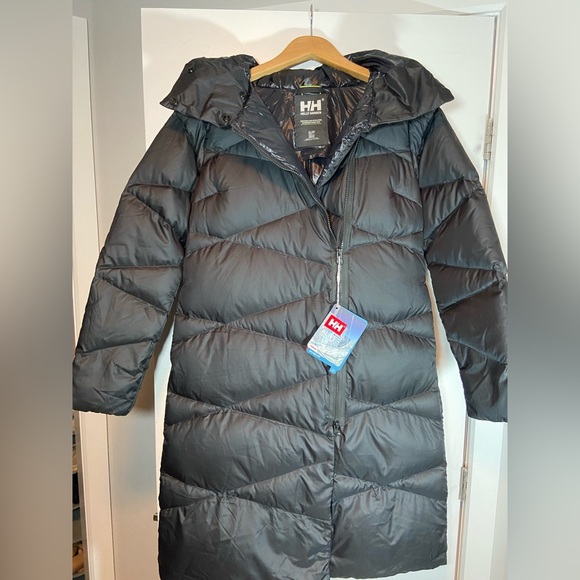 Brand new with tags Helly Hansen “W Tundra Down Coat” in Black. - Picture 1 of 8
